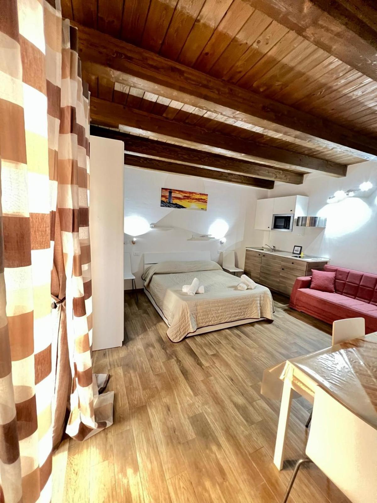 67 Rooms Чефалу Екстер'єр фото