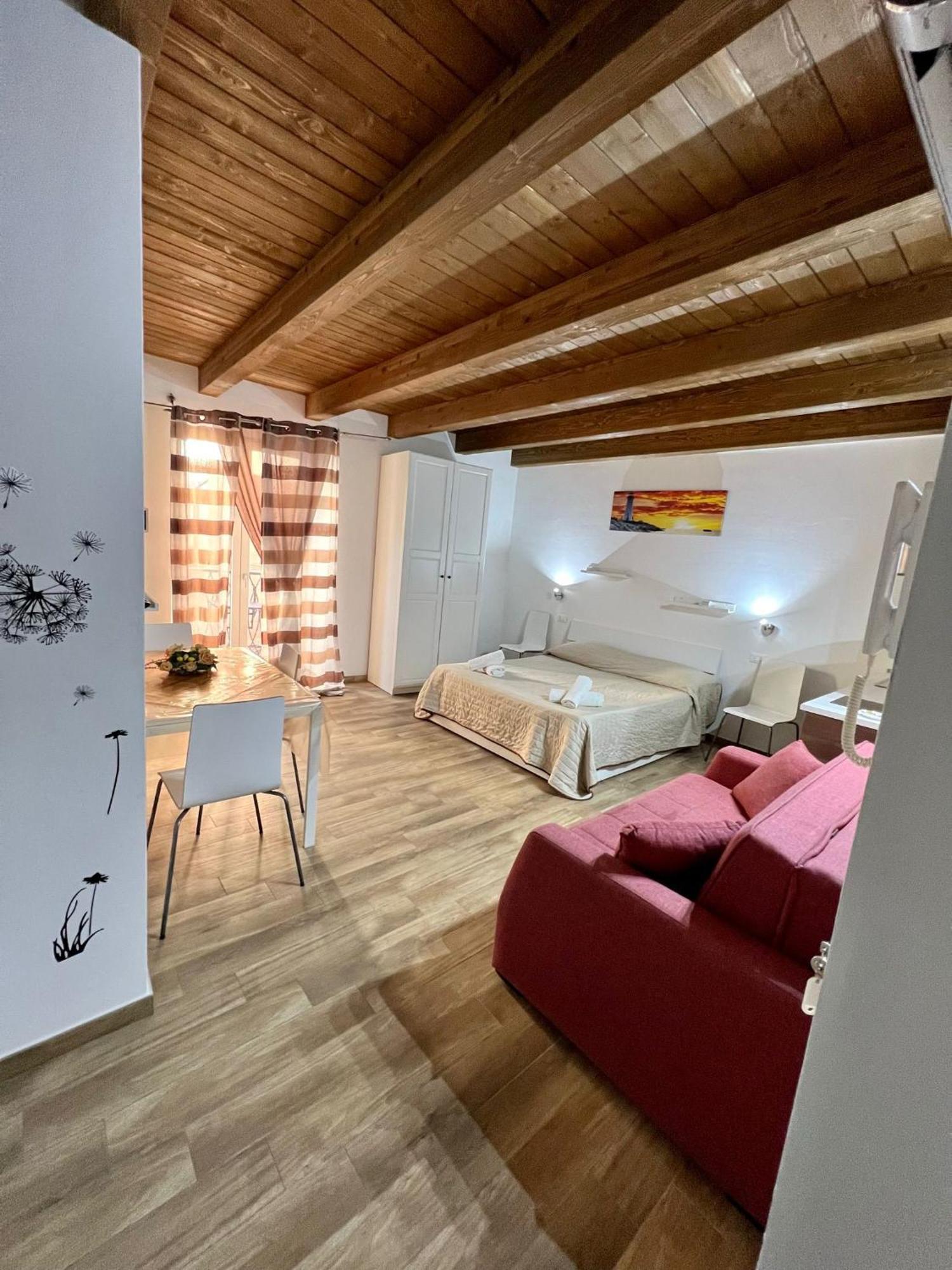 67 Rooms Чефалу Екстер'єр фото