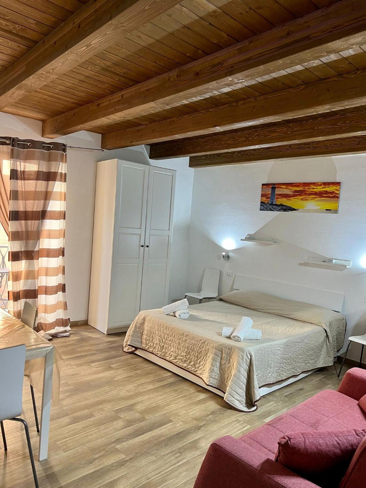 67 Rooms Чефалу Екстер'єр фото